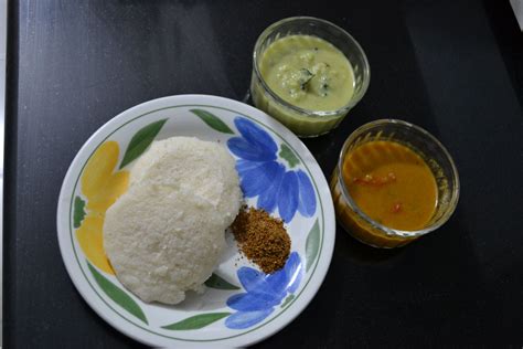 A South Indian favorite - Idli, sambar, and chutney! Idli Sambar ...