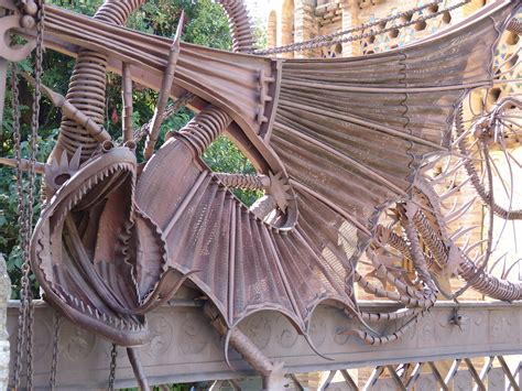 Dragon Gate | Detail of Gaudi's dragon gate, entrance to the… | Flickr