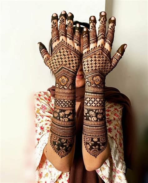 Bridal Mehndi Designs | 9+ Most Adorable Mehndi Design To Try