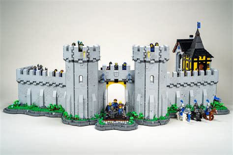 LEGO Castle 6074 Black Falcon's Fortress remake - HelloBricks