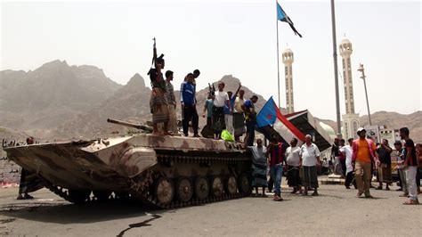 Yemen's Houthis battle in central Aden as first medical aid arrives ...