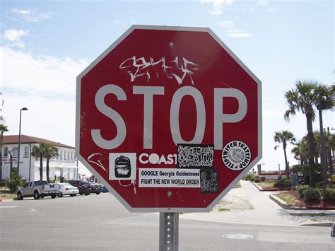 North Florida Pictures: Stop sign graffiti