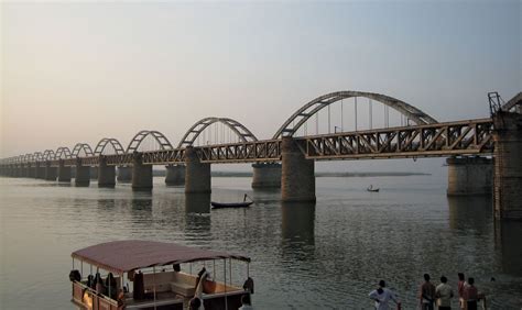 Godavari River | Map, Origin, Tributaries, Dams, & History | Britannica