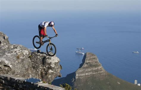 Amazing Mountain Bike Stunts | Mountain biking tricks, Mountain biker ...