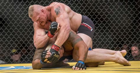 Brock Lesnar overpowers Mark Hunt for unanimous decision in UFC return