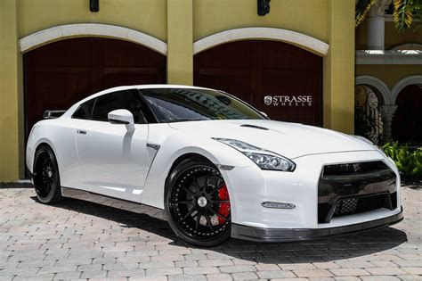 Pearl White 2015 Nissan GT-R Black Edition With R10 Strasse Wheels ...