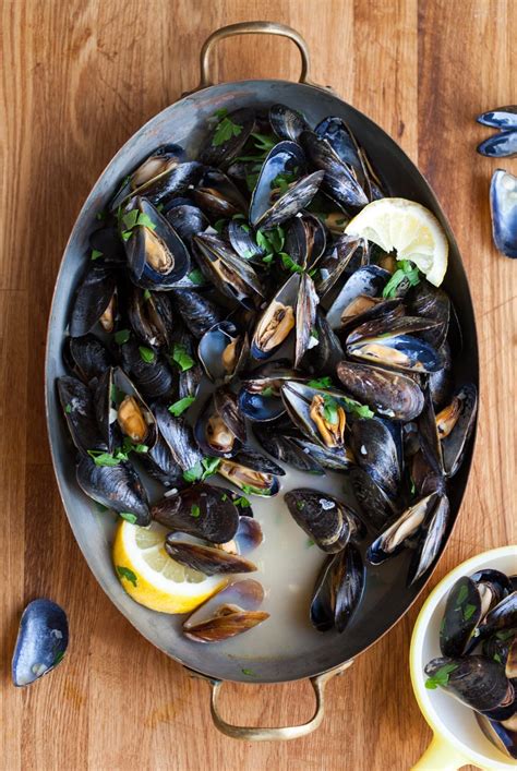 Try This Simple Tip for Plump Steamed Mussels and Clams | Steamed ...