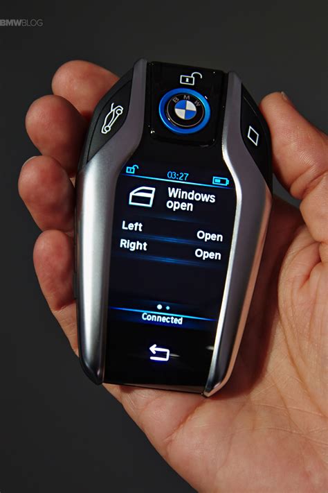 BMW introduces the Key fob with touchscreen display