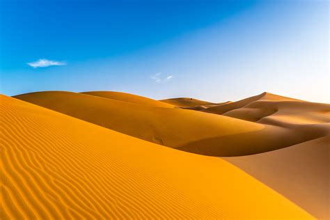 Sand dunes ‘talk’ to each other as they creep across the desert ...