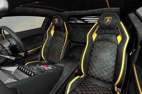 Discontinued Lamborghini Aventador Features & Specs | Oto