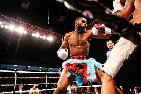 Photos: Jaron Ennis Takes Out Fernandez in Three - Boxing News