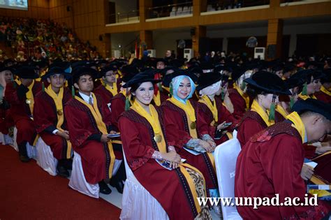 Wisuda Unpad gel I TA 2015 2016 sesi 3-085 – Universitas Padjadjaran