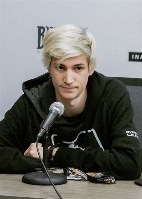 xQc Height, Weight, Age, Family, Facts, Education, Biography