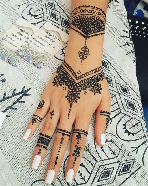 Tattoos #hennadesigns Tattoos | Henna tattoo designs hand, Henna tattoo ...