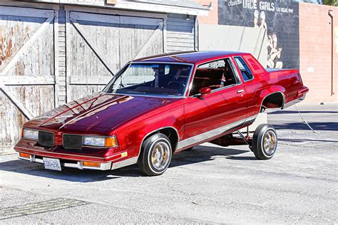 1987 Oldsmobile Cutlass Supreme Driver Side Front View 02 - Lowrider