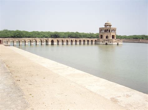 muslims history in india documentry: hiran minar pictures