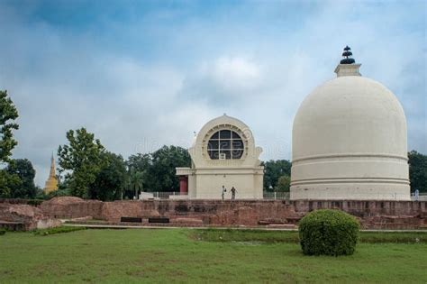 The Parinirvana Temple with the Parinirvana Stupa, Kushinagar Uttar ...