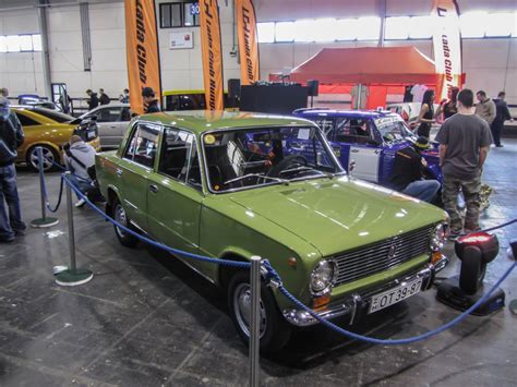 Lada 1200 (Vaz 2101) wurde auf dem Carstyling Tuning Show 2012 ...