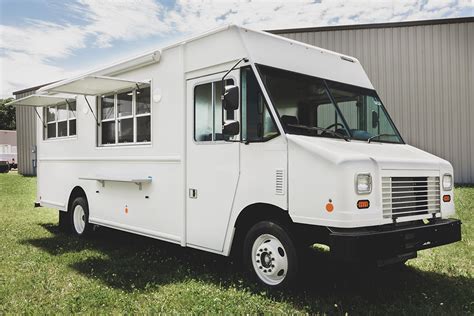 What Makes Step Vans So Popular as Food Trucks?