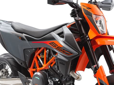 First look: 2021 KTM 690 ENDURO R Dual-Sport