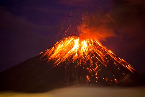 Watch: Ecuador's Tungurahua Volcano Erupts - Newsweek