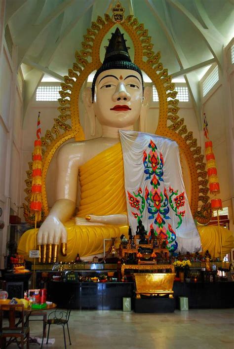 Sakya Muni Buddha Gaya Temple, Singapore - Temple of 1000 Lights