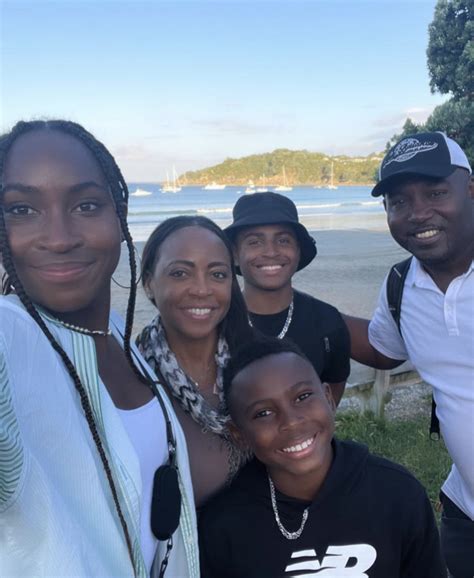 Coco Gauff With Her Family Photo • Coco Gauff Pictures | Black Business ...