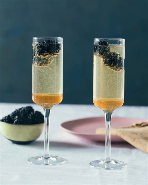 Champagne cocktails with chamomile and berries - MyKitchen