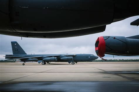 After 60 Years, B-52s Still Dominate U.S. Fleet - The New York Times