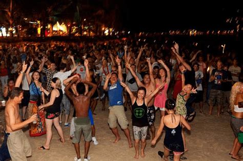 Best Beach In Goa For Nightlife | Bulbul On The Wing