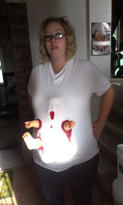 These 21 Pregnancy Halloween Costumes Feel More Like A Trick Than A ...