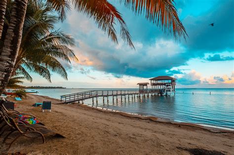 16 Awesome Things to do in Roatan for an Unforgettable Island Adventure