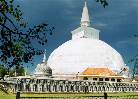 Ancient Kingdom @ Anuradhapura ~ Low Cost Tourism