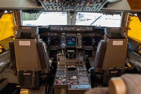 Boeing 747 200 Cockpit