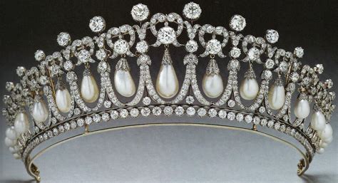 Tiara Mania: Queen Mary of the United Kingdom's Lover's Knot Tiara