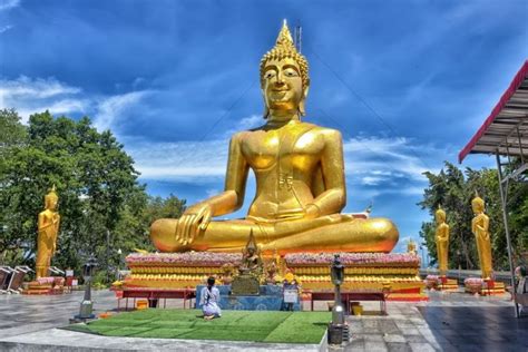 Big Buddha Temple in Pattaya (Wat Phra Yai) - Is it Worth Visiting?