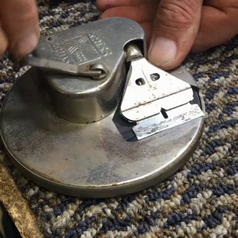 An old razor blade sharpener. : r/oddlysatisfying