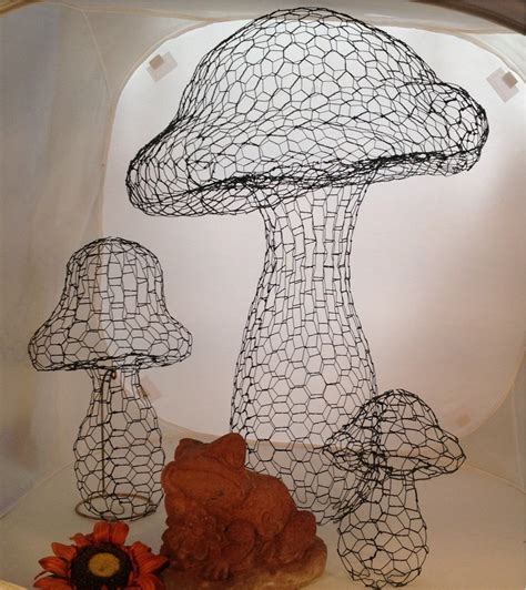 Mushroom Topiary Frame in 2020 | Chicken wire art, Chicken wire crafts ...