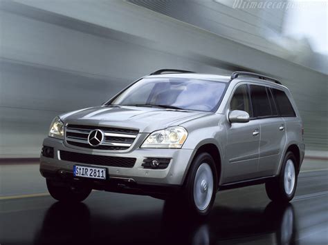 Mercedes-Benz GL 500 High Resolution Image (2 of 6)