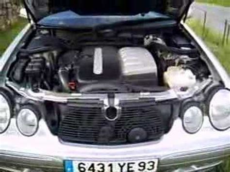 Mercedes E 320 CDI engine - YouTube