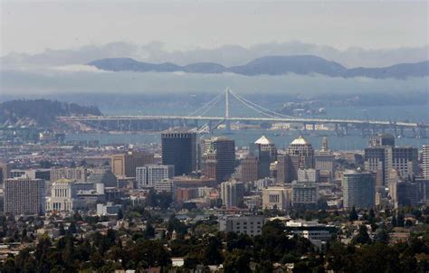 Oakland appears to be breaking down - San Francisco Chronicle