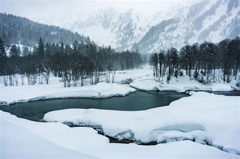 Winter scenery in switzerland [5645x3759] [OC] : r/EarthPorn