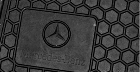 Mercedes benz rubber floor mats logo