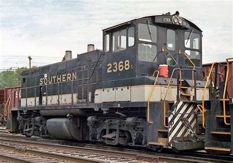 Norfolk Southern Railroad, EMD MP15DC diesel-electric switcher ...