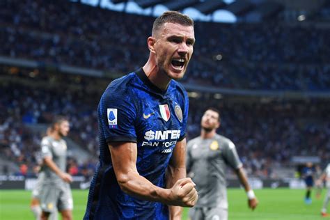 Dzeko Still Performed Well In Inter's 3-1 Win Over Hellas Verona ...