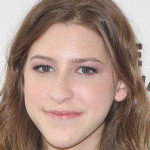 Eden Sher - Bio, Facts, Family | Famous Birthdays