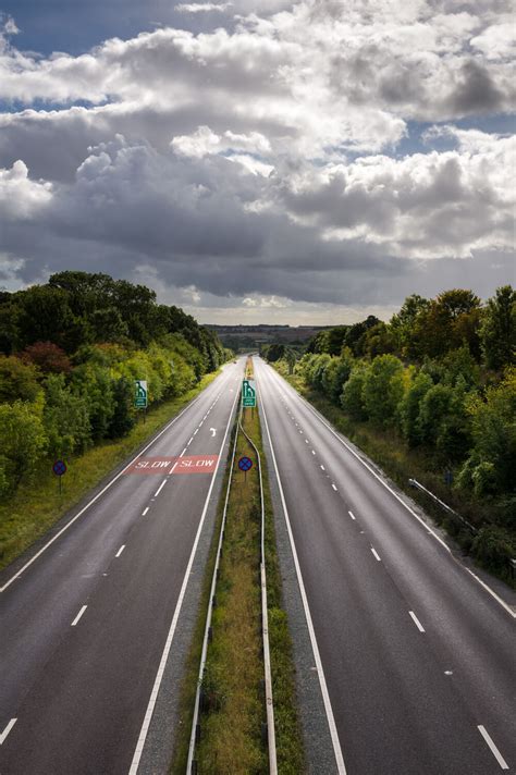 Divided Highway Sign: What Does it Mean?