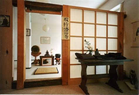 Very nice traditional style dojo entrance | Dojo design, Tatami room ...