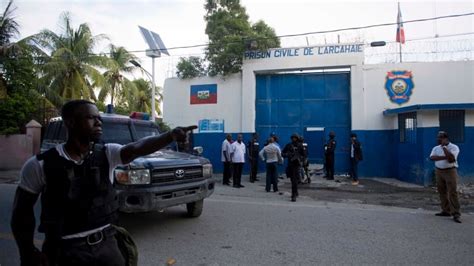 174 inmates escape, 1 guard shot dead in 'violent' Haitian prison break ...