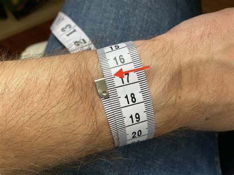 How to Correctly Measure Your Wrist for Apple Watch Solo Loop Bands ...